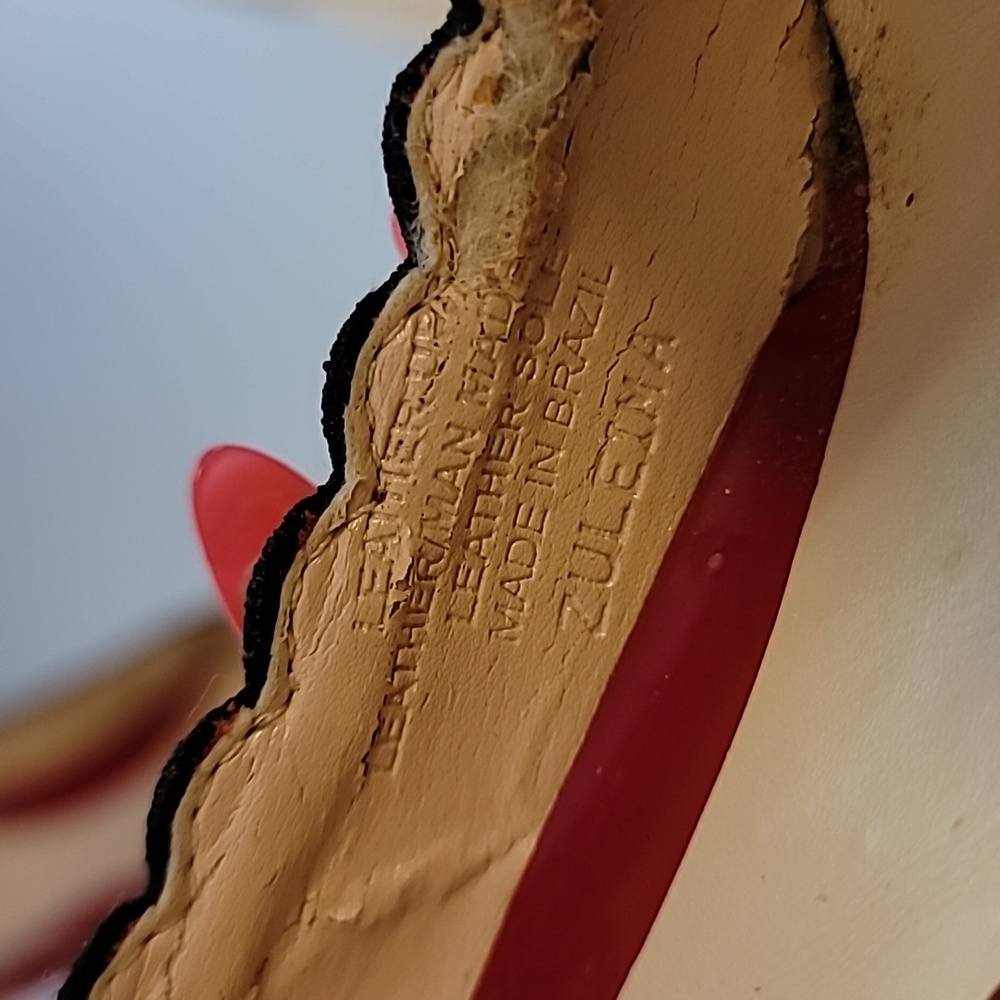 Retro Red Heels - Picture 11 of 12